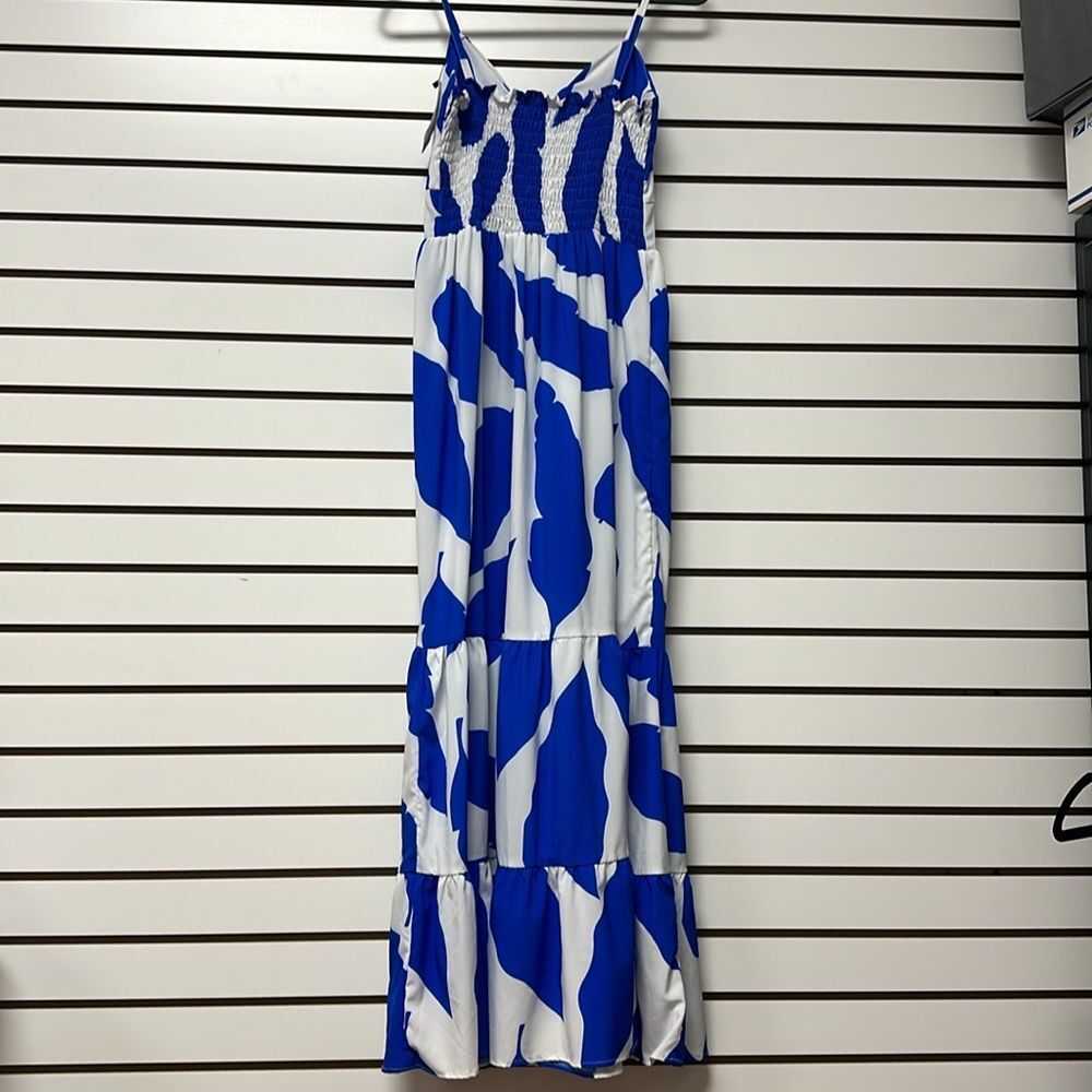 NWT Women’s White/Blue Print Maxi Dress -Size One Size (Small/Medium) - Picture 6 of 8